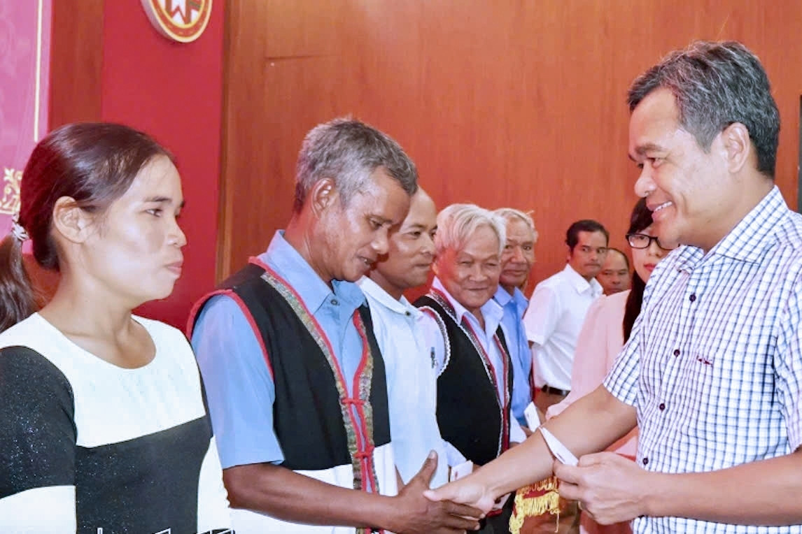 Thứ trưởng Hồ Văn Niên kiểm tra công tác dân tộc và tôn giáo tại Khánh Hoà