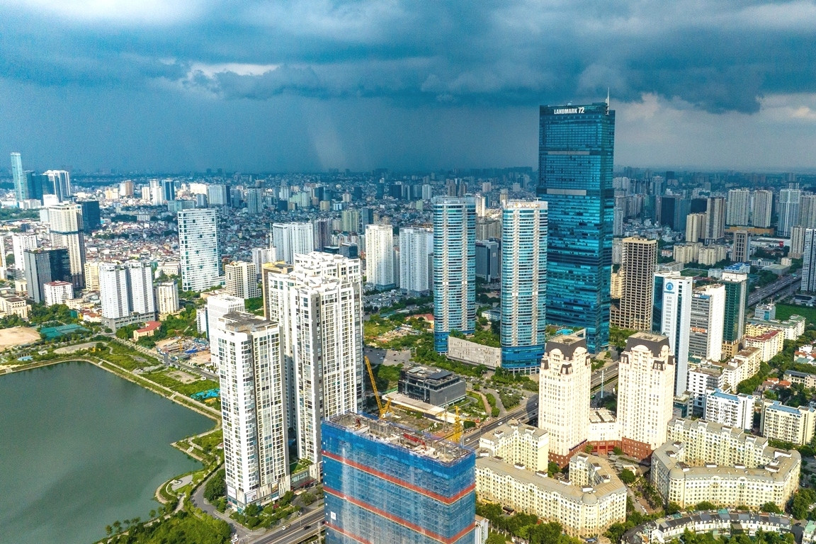Tiết kiệm cả năm không bằng giá chung cư tăng vài tuần, vợ chồng trẻ đuối sức