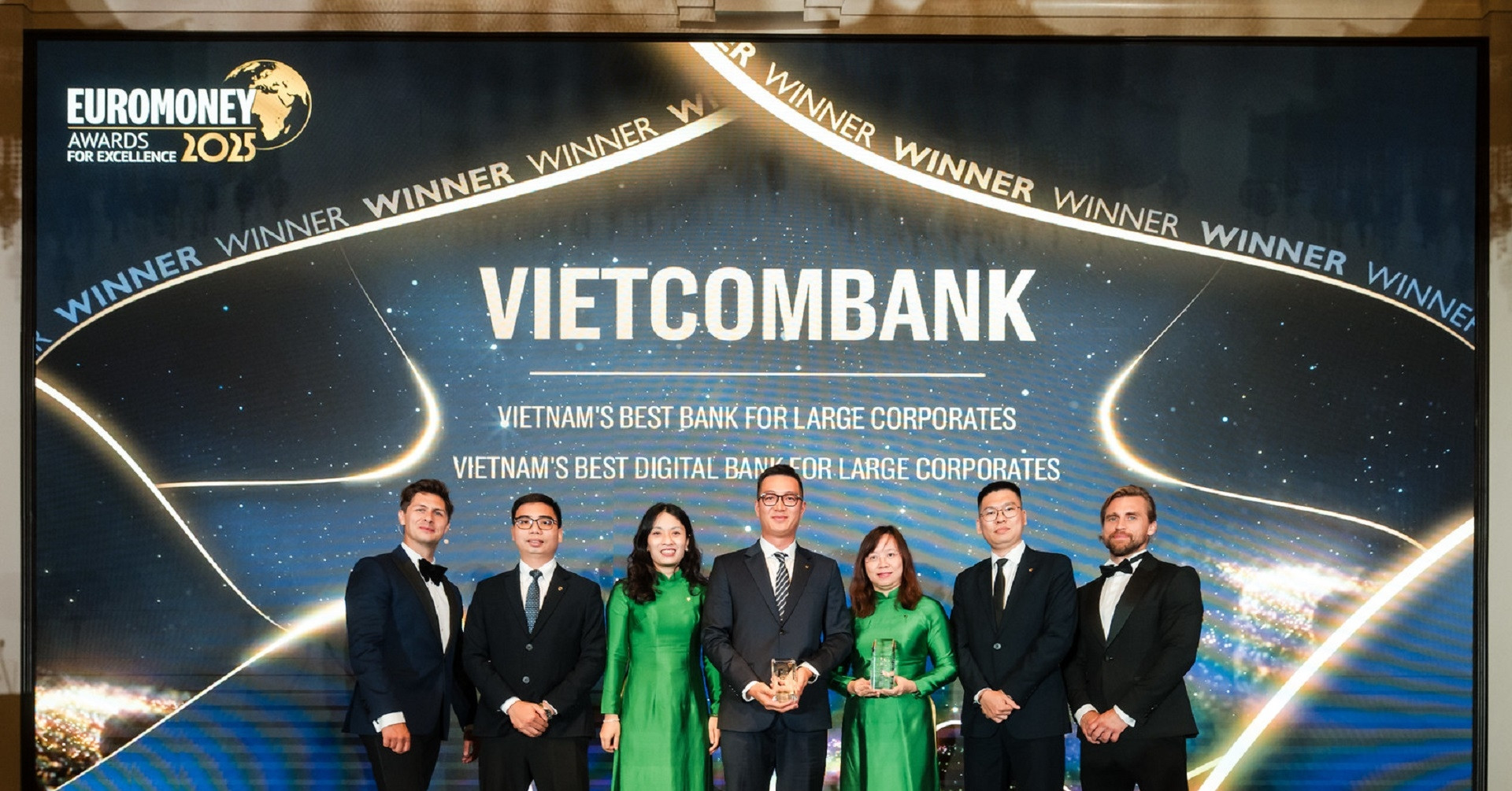 Vietcombank lập cú đúp giải thưởng Euromoney 2025 về dịch vụ ngân hàng bán buôn