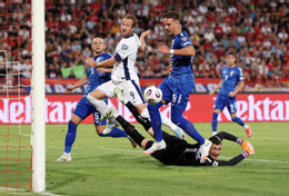 www_thesun_co_uk harry kane england misses chance 1022109487.jpg