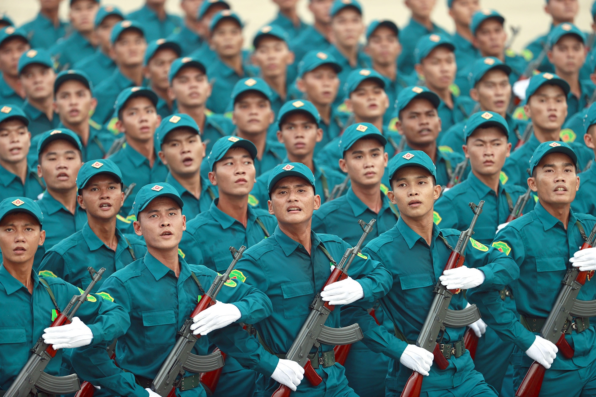 Xếp lương cho chỉ huy trưởng, phó chỉ huy trưởng ban chỉ huy quân sự xã