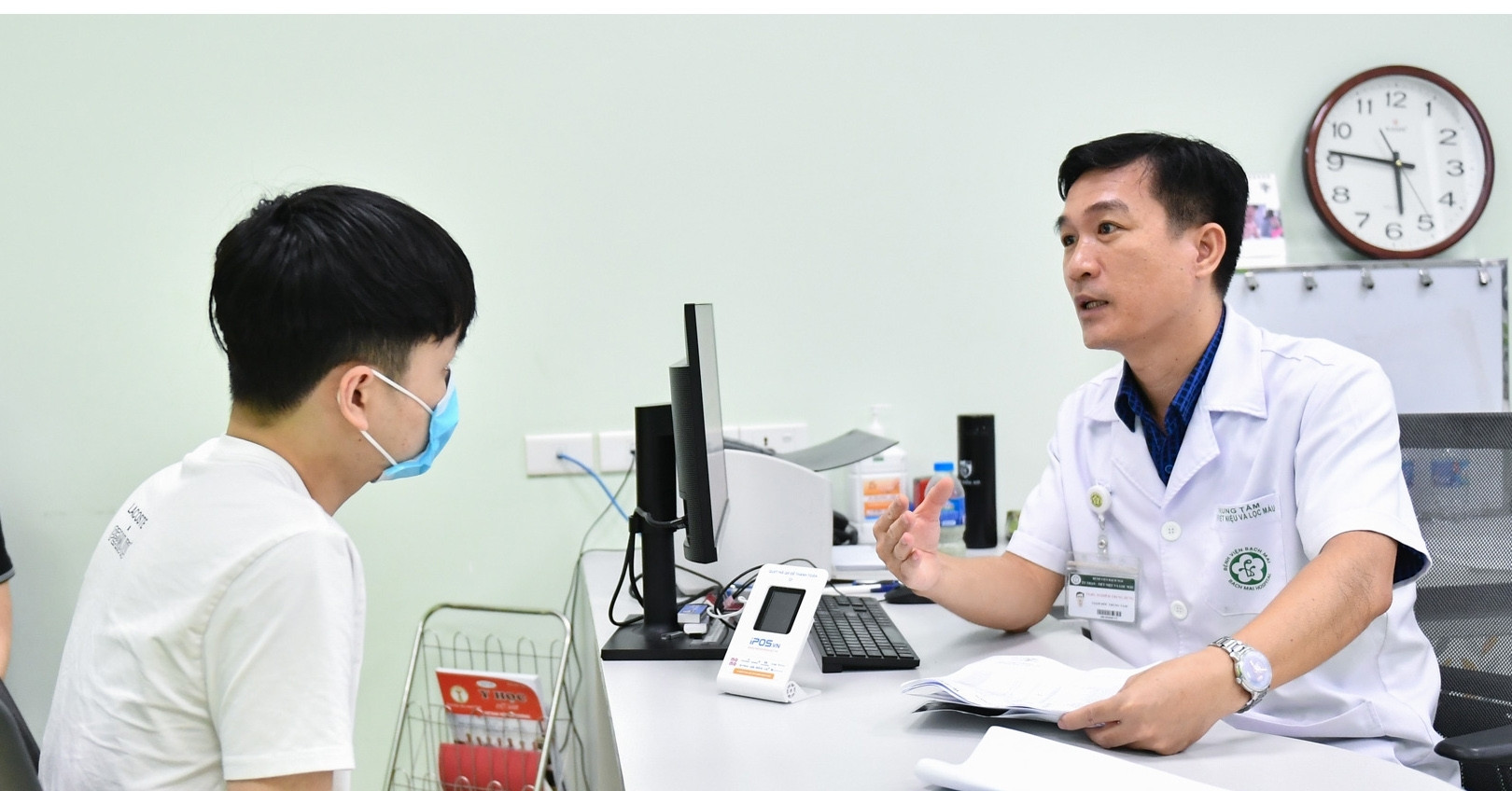 Bộ Chính trị: Đến năm 2030, người dân được miễn viện phí ở mức cơ bản