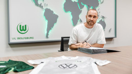 csm_250910 eriksen vertragsunterzeichnung vfl wolfsburg_1f12b5b644.jpg