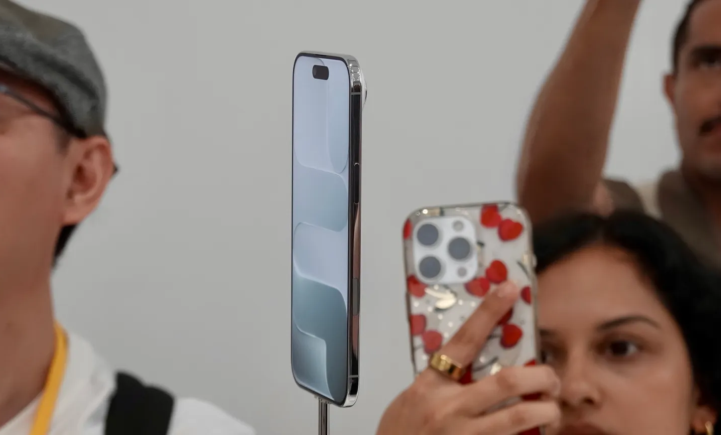 iPhone Air 1 9to5.png