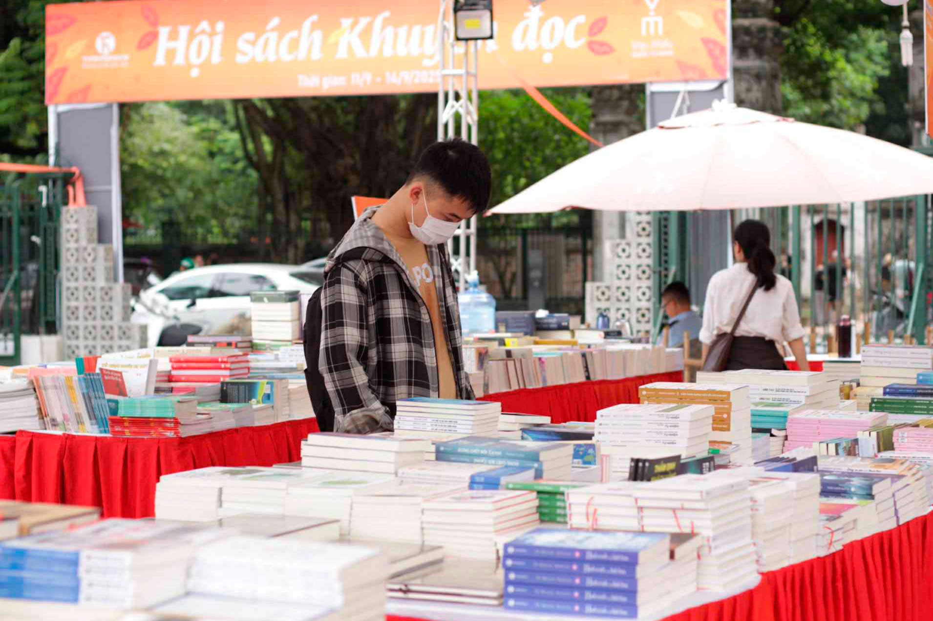 Lan tỏa văn hóa đọc và lối sống xanh trong phiên chợ khuyến đọc