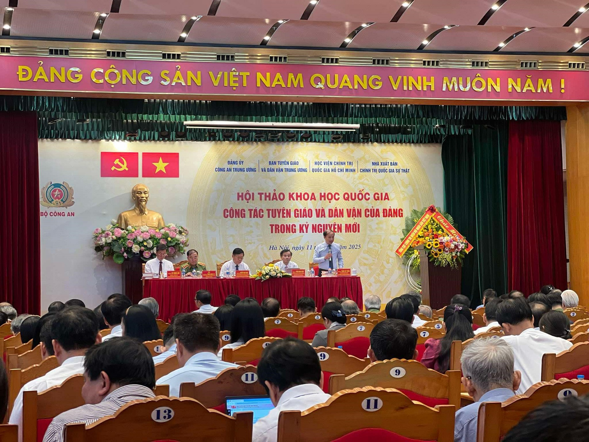 Toan canh hoi thao.jpg