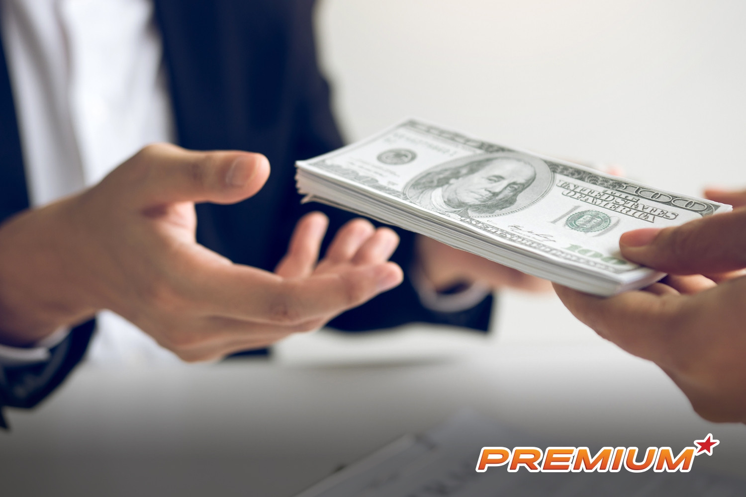 Vay, cho vay ra nước ngoài từ 20.000 USD trở lên phải khai báo