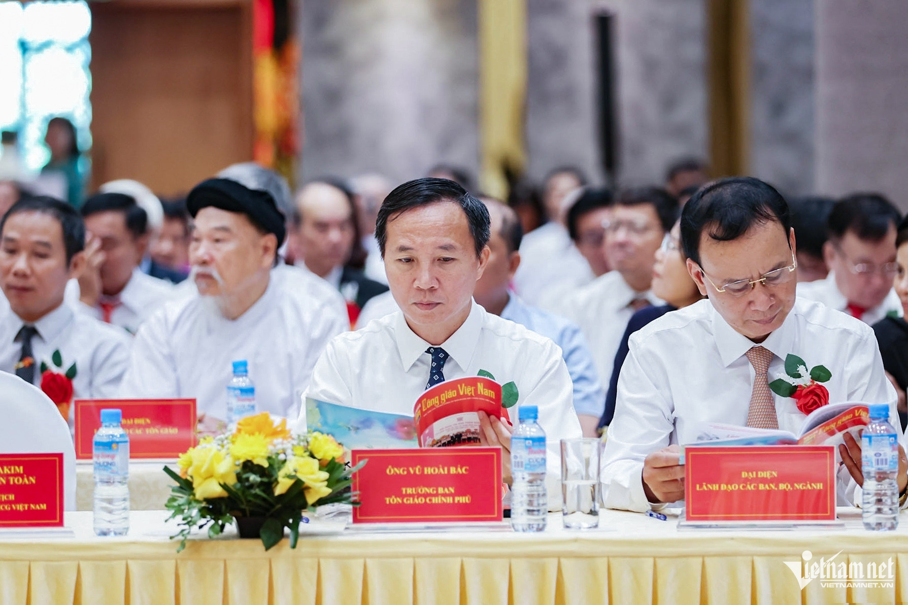 W-dh thi dua 5 1450.jpg