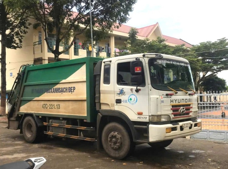 Xe rác cán chết nam sinh 2.jpg