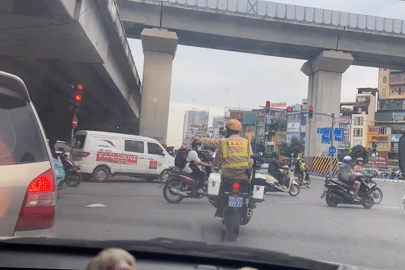 Bản tin sáng 12/9: Tài xế khẩn cầu, Đại úy CSGT hỏi 2 câu rồi lập tức hành động