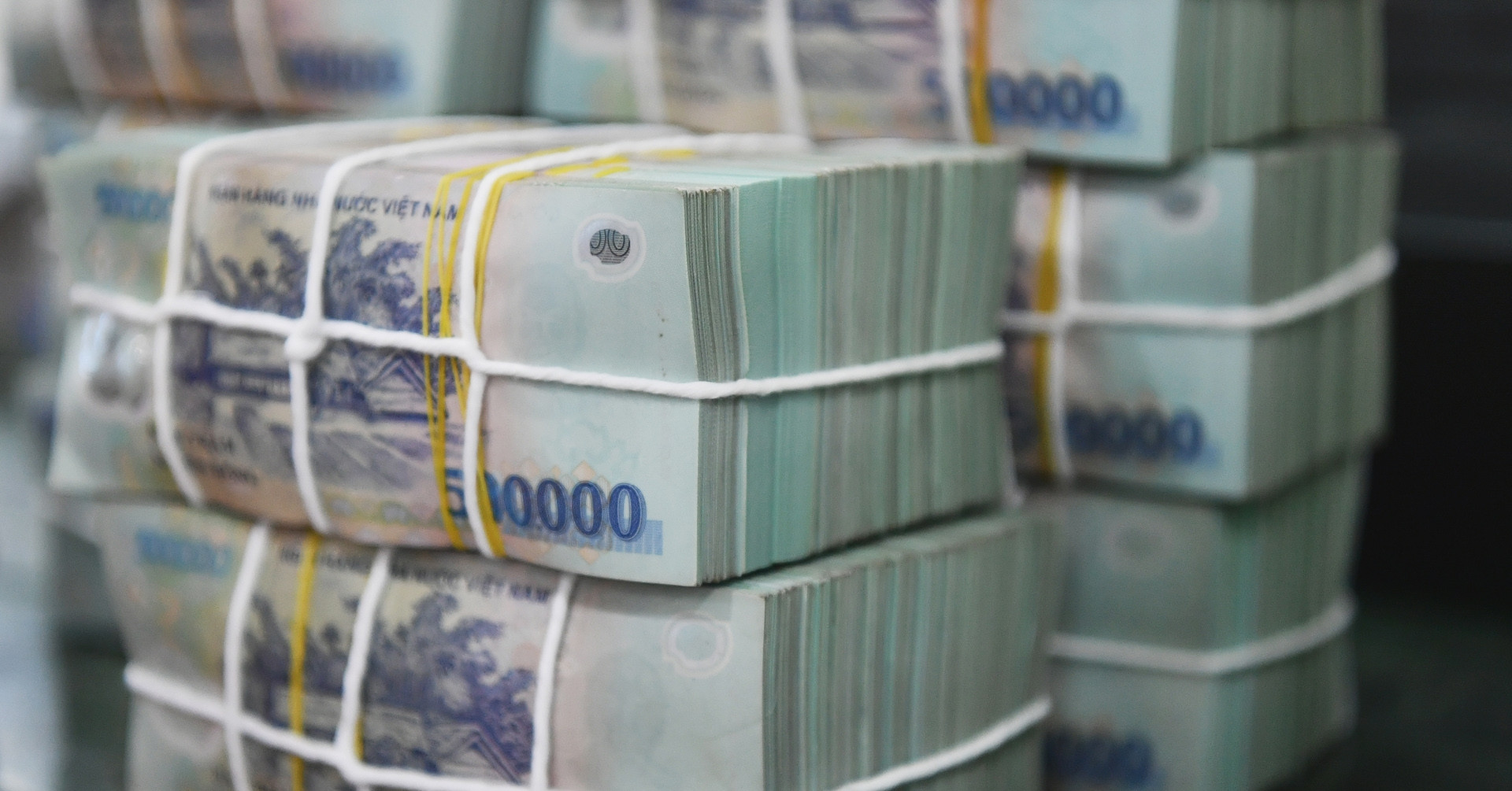 Chính phủ yêu cầu báo cáo giải pháp quản lý thị trường tiền tệ, vàng, chứng khoán