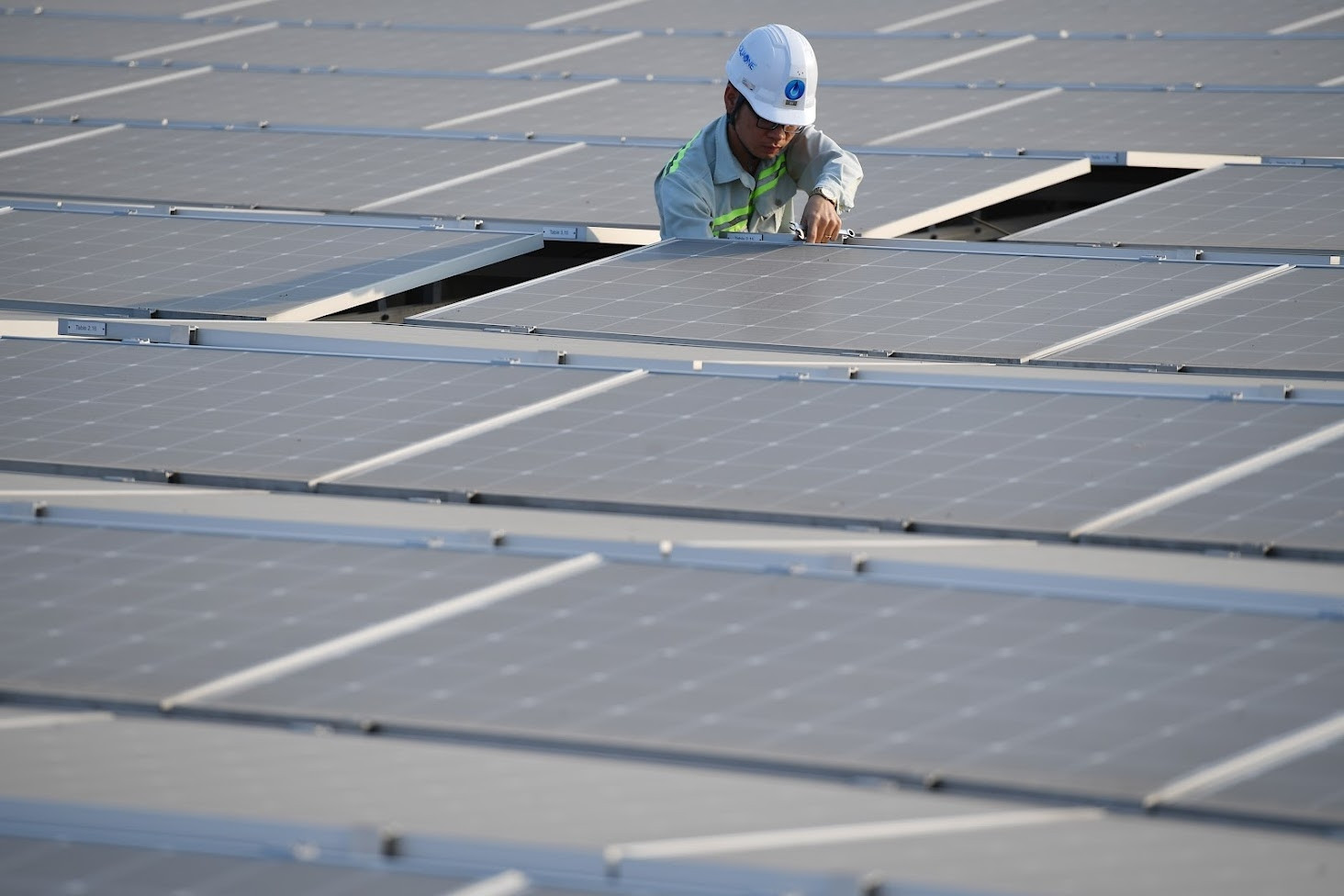 Điện mặt trời mái nhà: Vì sao lắp đặt mà không thông báo có thể bị phạt?