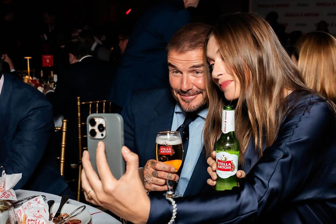 Maria Sharapova gây sốt khi chụp 'selfie' cùng David Beckham