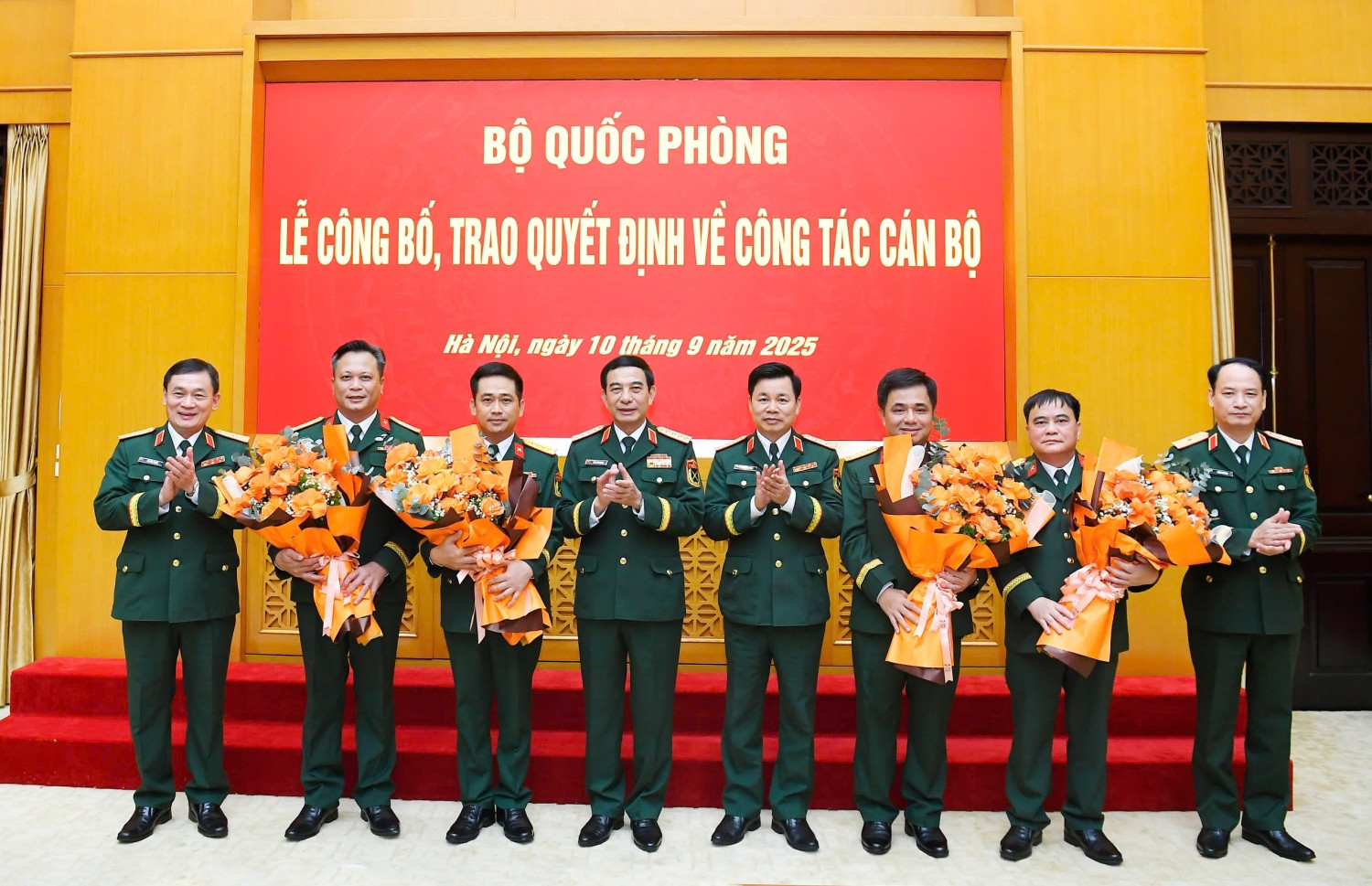 Tap doan Viettel co 2 pho tong giam doc moi.jpg
