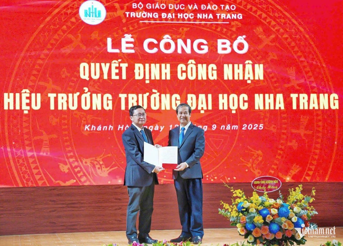 W-Đại học Nha Trang.jpg