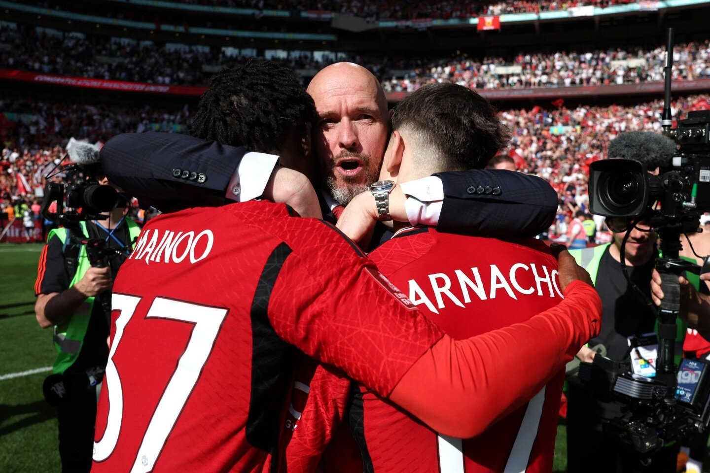 www_thesun_co_uk Julian alvarez Manchester City បាញ់ 904651467 (1).jpg