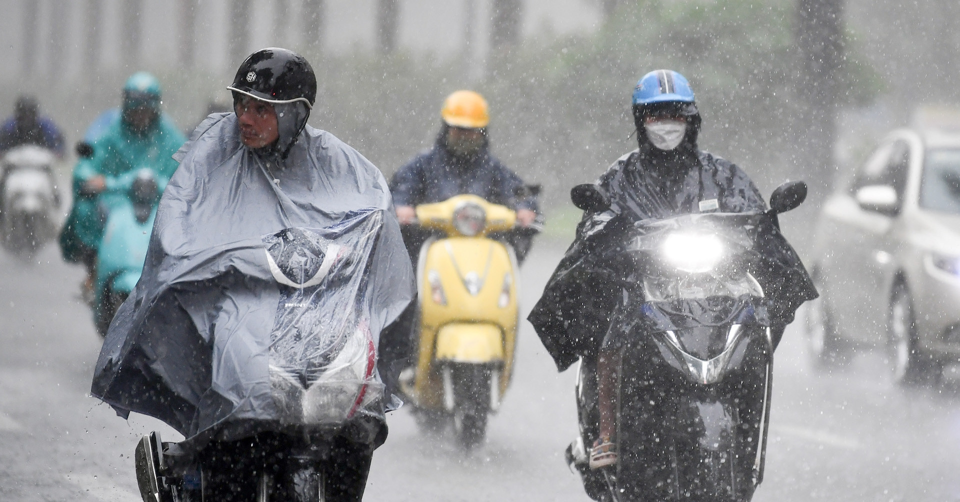 Dự báo thời tiết 13/9/2025: Miền Bắc nhiều nơi mưa rất to, đến 100mm trong 3 giờ