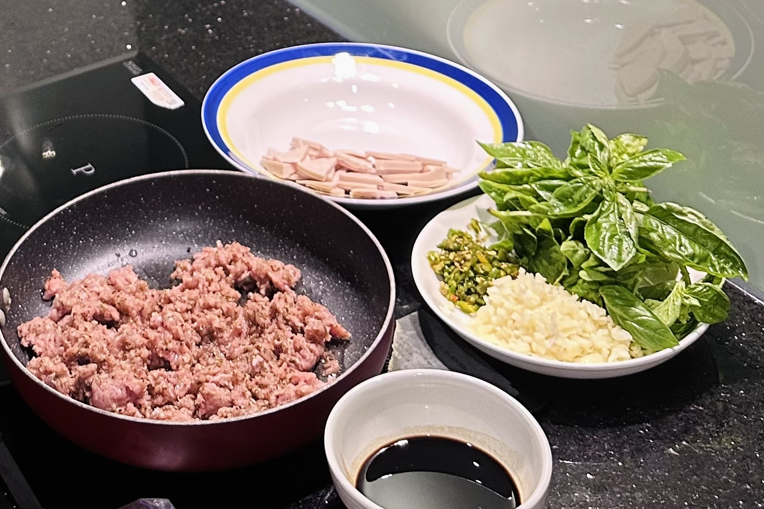 5 không khi dùng chảo chống dính