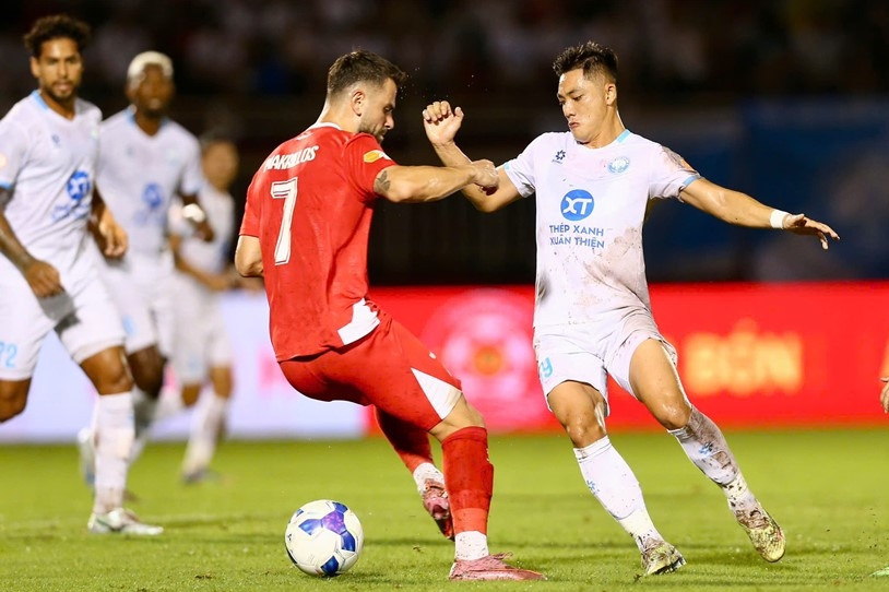 CA TP.HCM và Nam Định cưa điểm trên sân Thống Nhất