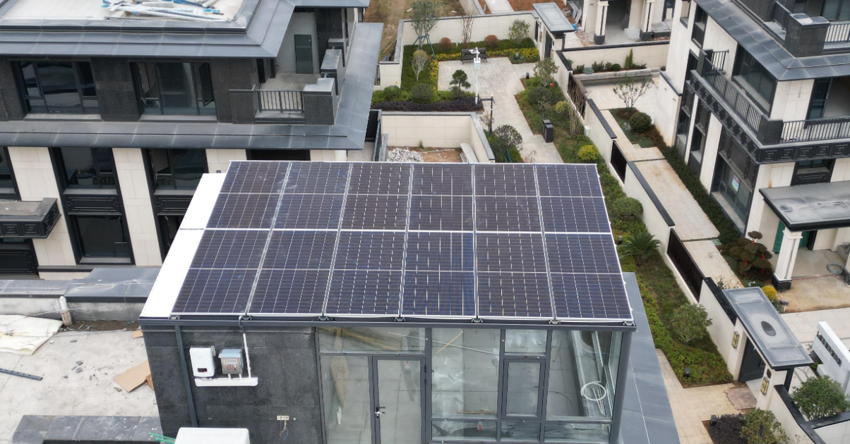 Lắp điện mặt trời mái nhà ở Trung Quốc không xin phép có bị phạt?