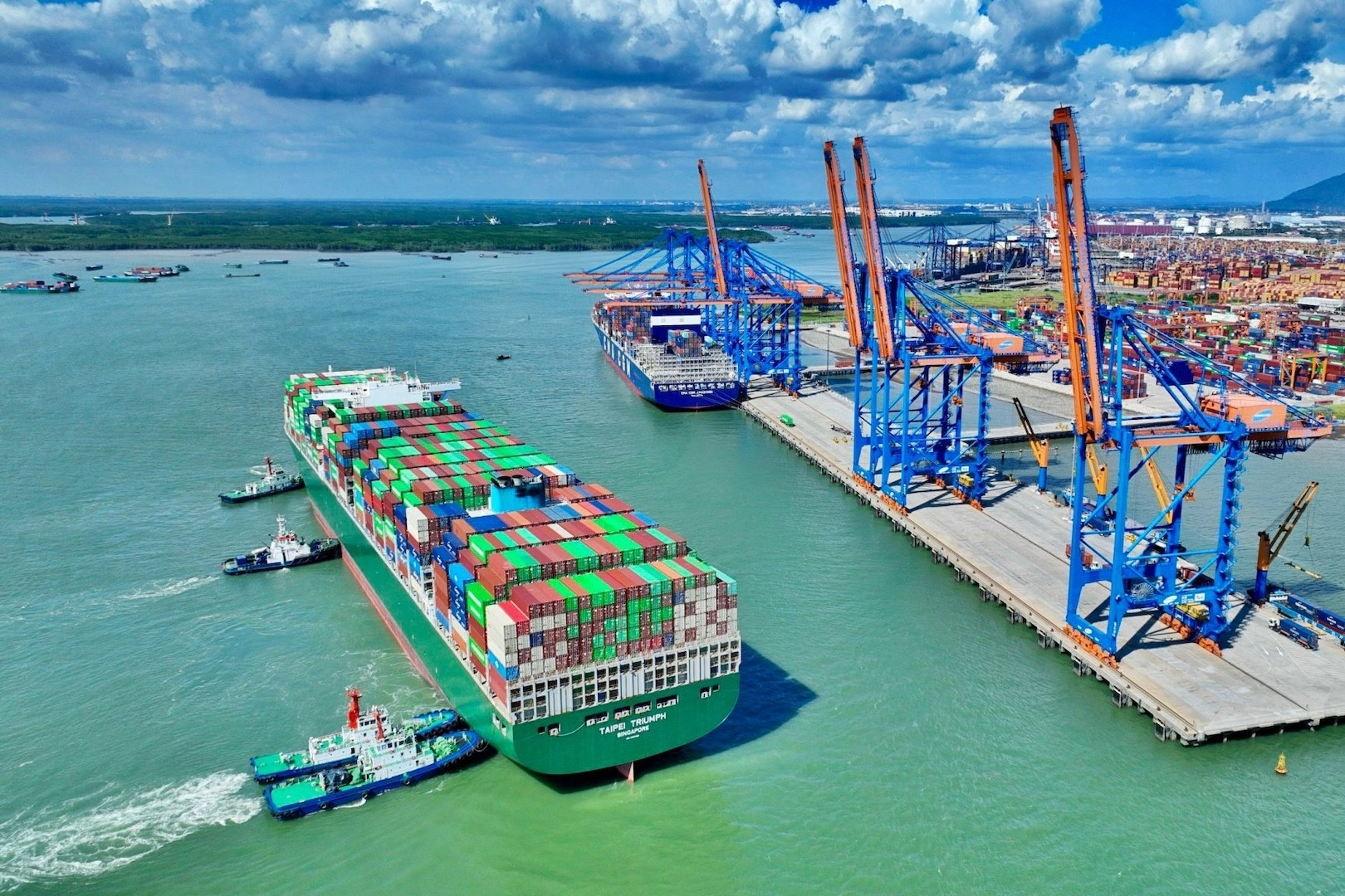 'Gã khổng lồ' cảng biển kiến nghị mở Trung tâm Hàng hải thế giới tại TPHCM