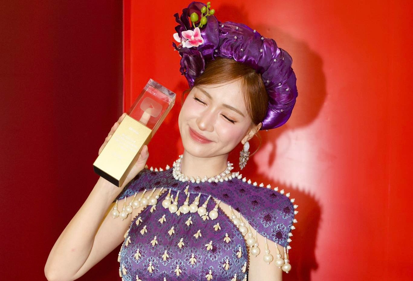 Hòa Minzy đón tin vui, hoa hậu Ngọc Hân tình tứ bên chồng