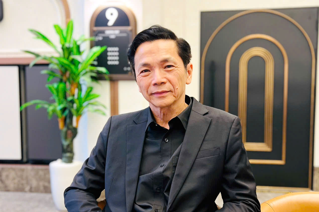NSND Trung Anh choáng vì thành tích của Mưa đỏ, đánh giá cao Trấn Thành