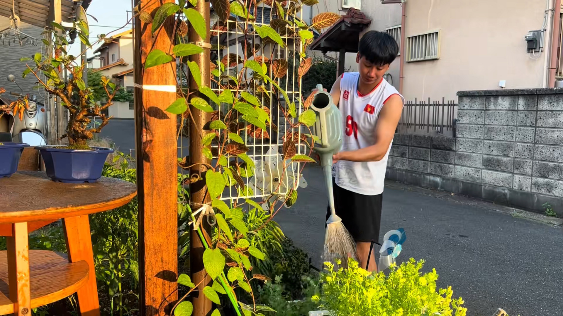 Sequence 04.00_59_24_19.Still057.jpg