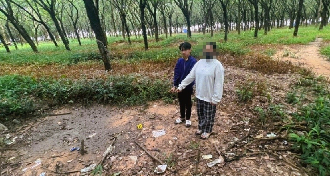 Bé gái 12 tuổi bị bạn trai quen qua mạng hiếp d...