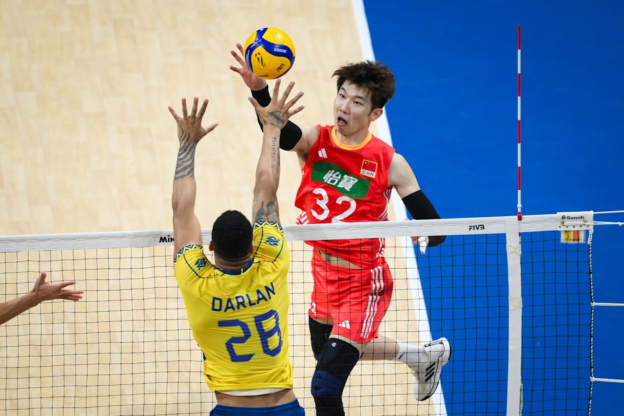 bong chuyen brazil vs trung quọ.jpg