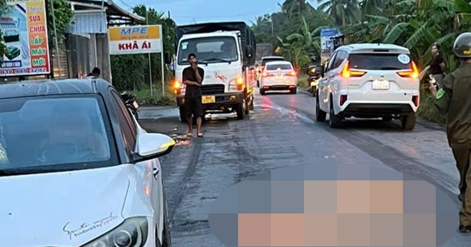 Công an thông tin vụ người đàn ông đánh phụ nữ rồi lao vào xe tải tử vong