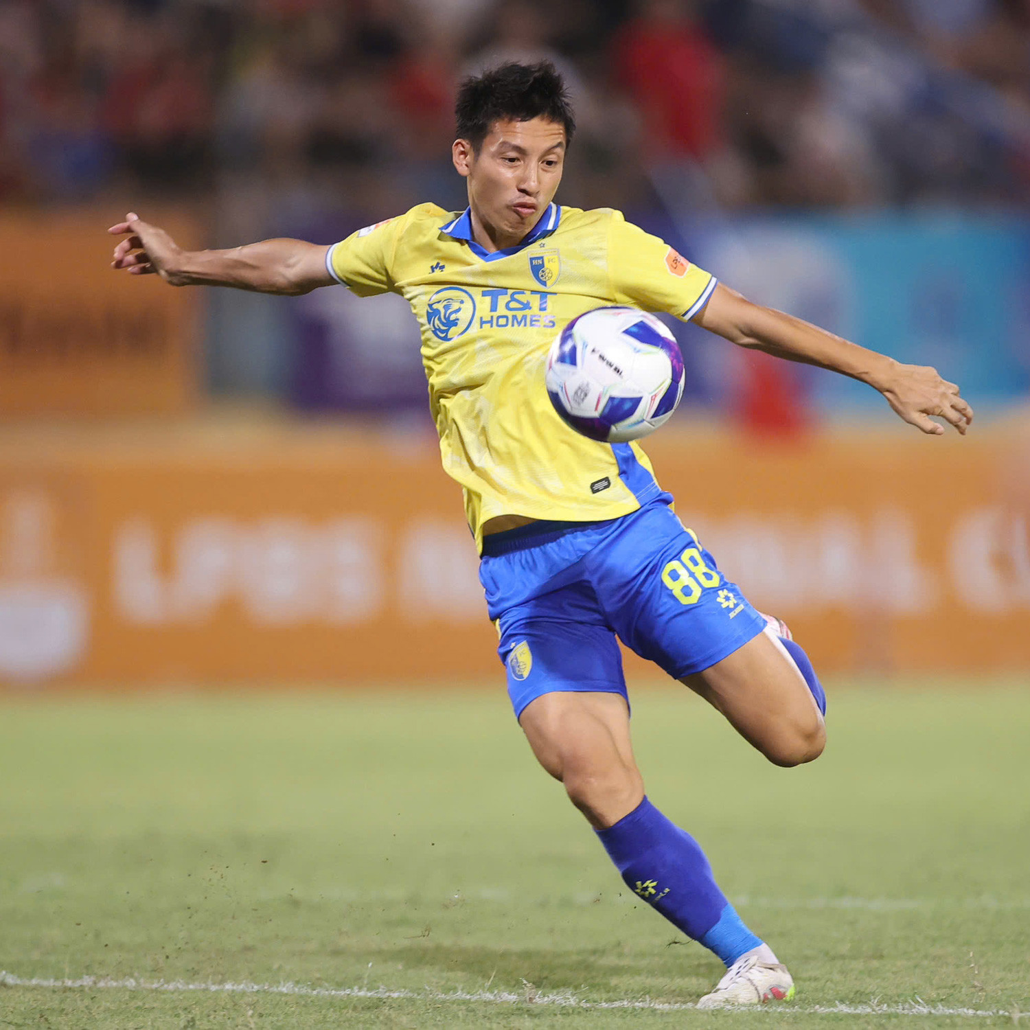 Hung Dung The Cong Ha Noi 2.jpg