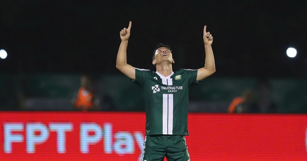 Minh Vương vẽ siêu phẩm ra mắt, Đồng Nai gây sốc ở Cúp Quốc gia