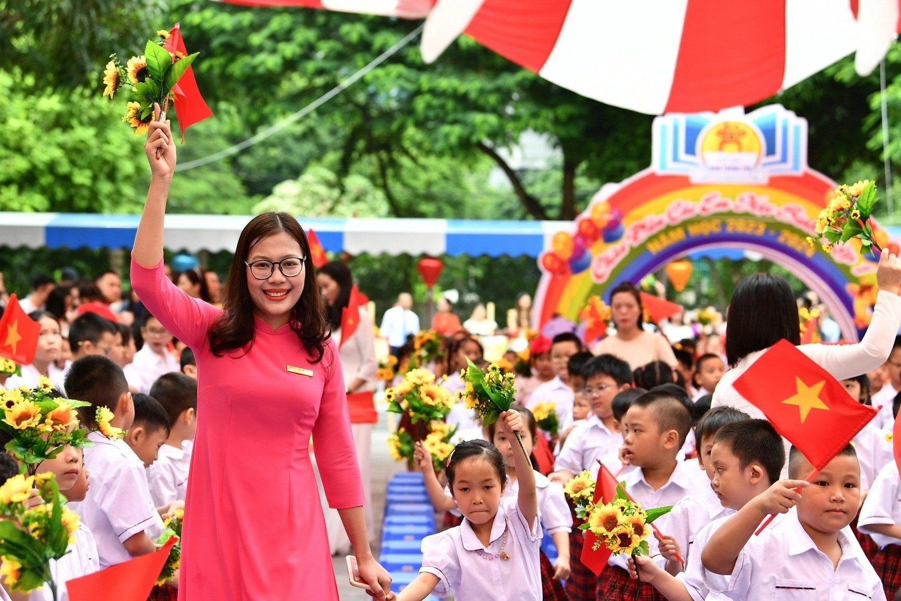 Hiệu trưởng ở Hà Nội than ‘khó’ khi xếp lịch học tối đa 7 tiết/ngày