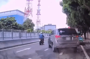 Nóng trên đường: Những pha tài xế xử lý ngông nghênh, ngổ ngáo và cái kết đắng