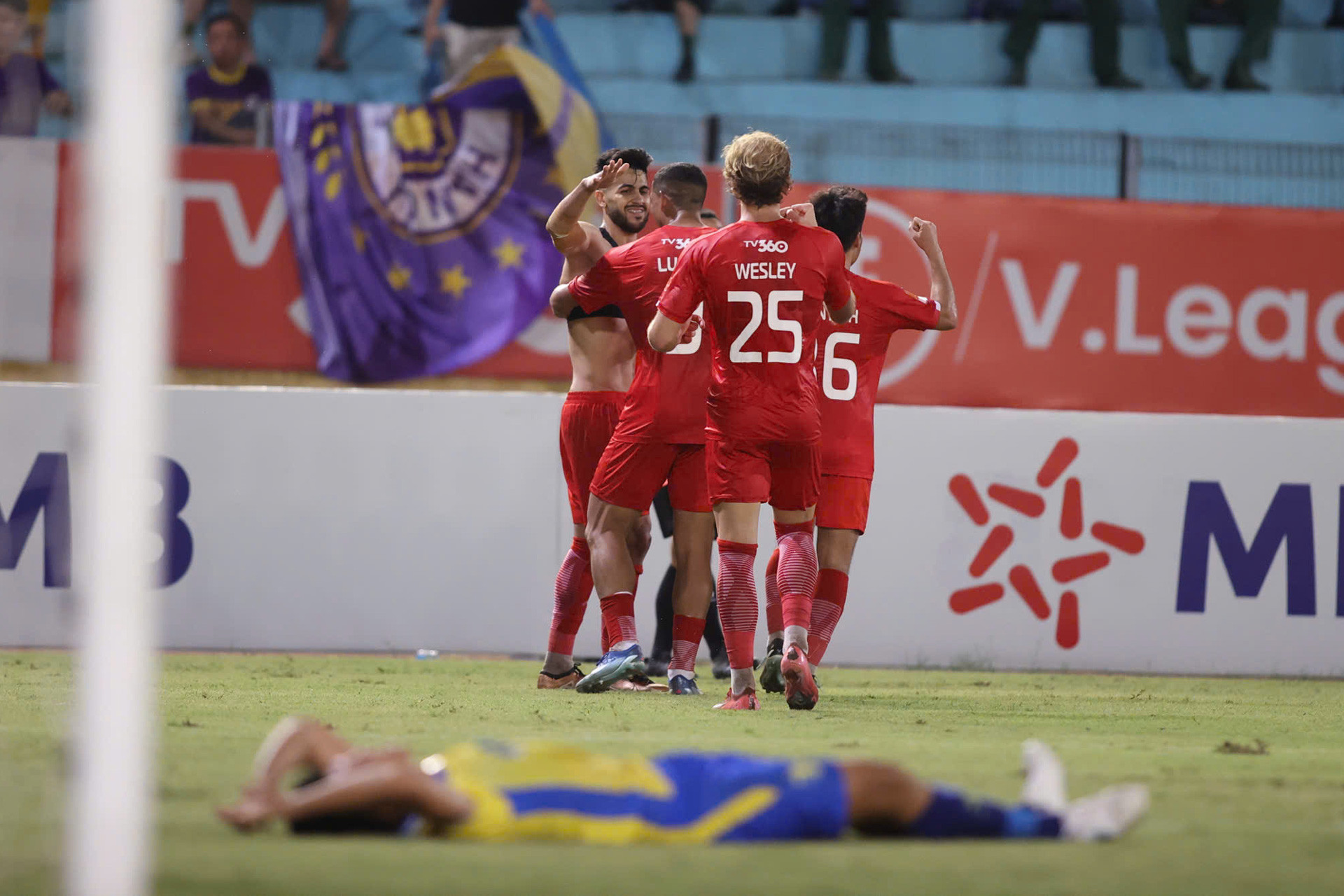 Pedro The Cong Viettel Ha Noi 4.jpg