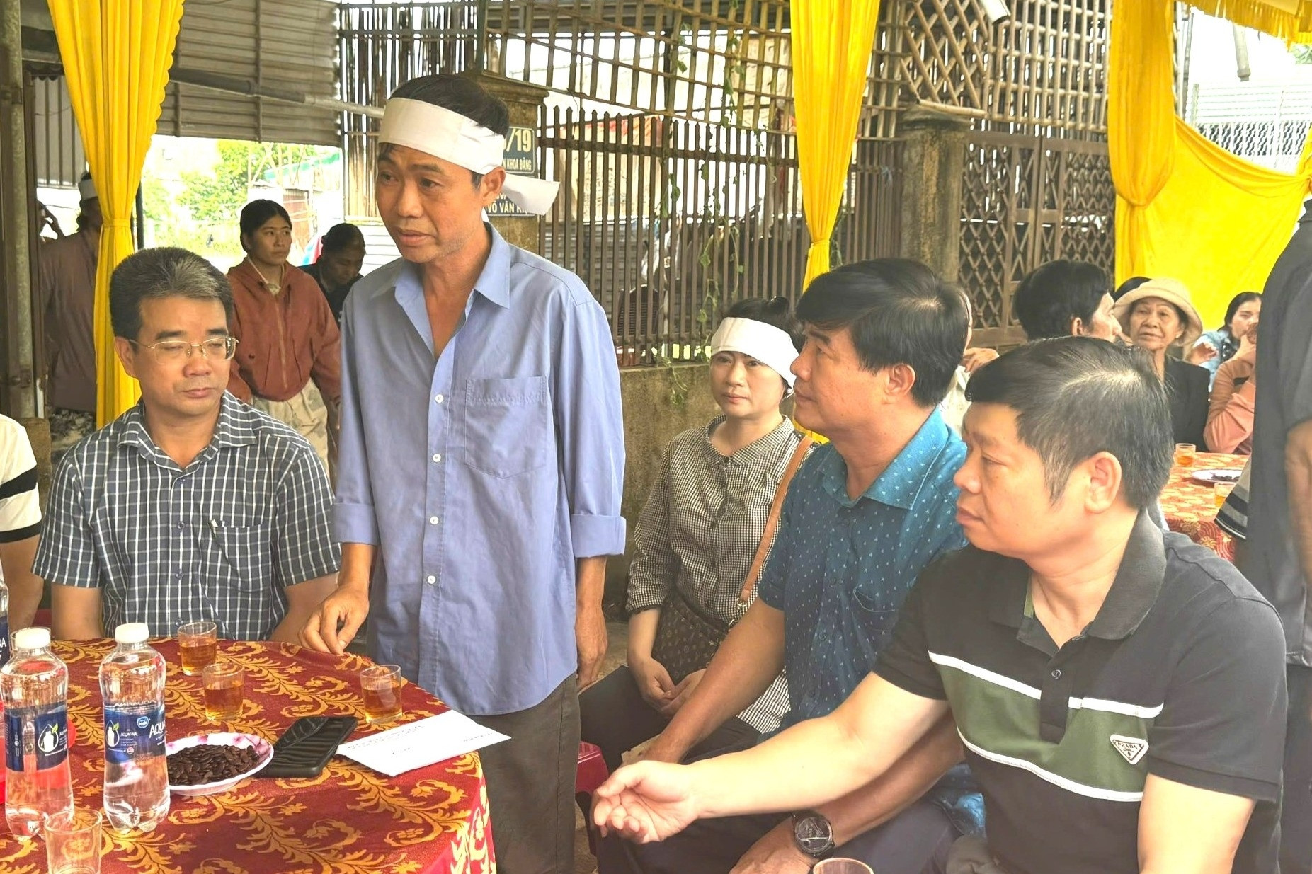 Hoàn cảnh xót xa của 'bé trai mở cửa cứu bạn', lãnh đạo tỉnh phải đề nghị hỗ trợ