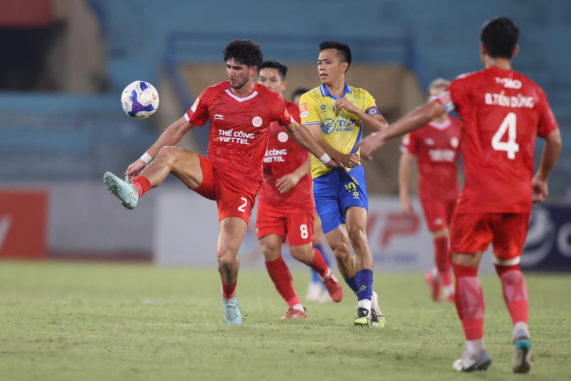 Van Quyet The Cong Viettel Ha Noi.jpg