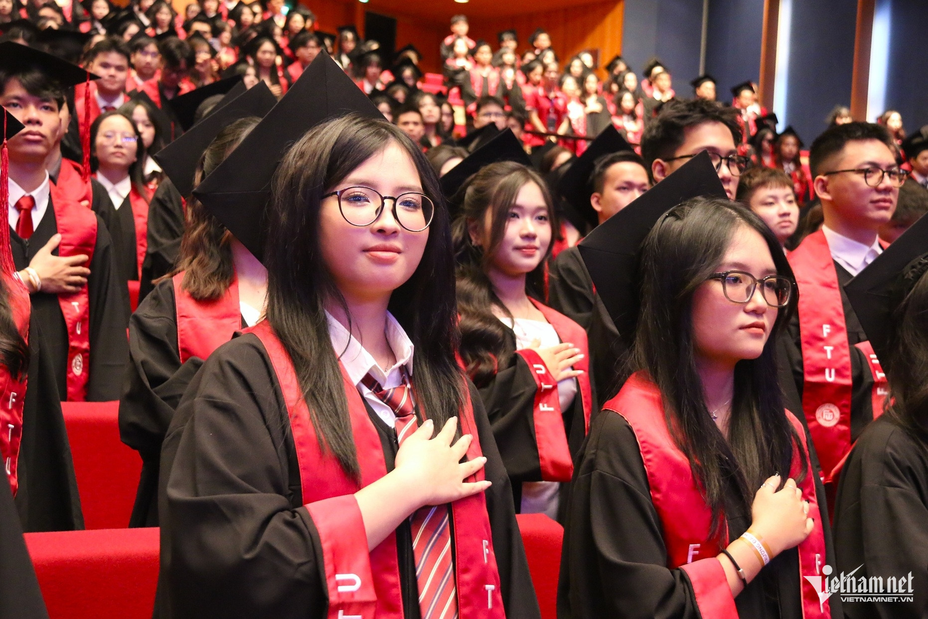 W-Dış Ticaret Üniversitesi'nden yeni mezun.JPG.jpg