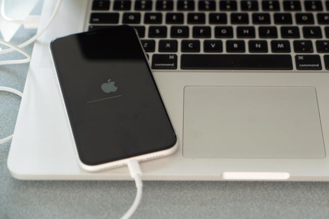 iOS 26 phát hành ngày 16/9 và đây là những việc cần làm ngay với iPhone