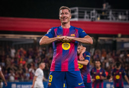 Barcelona thắng kiểu tennis, 'phả lửa' vào gáy Real Madrid