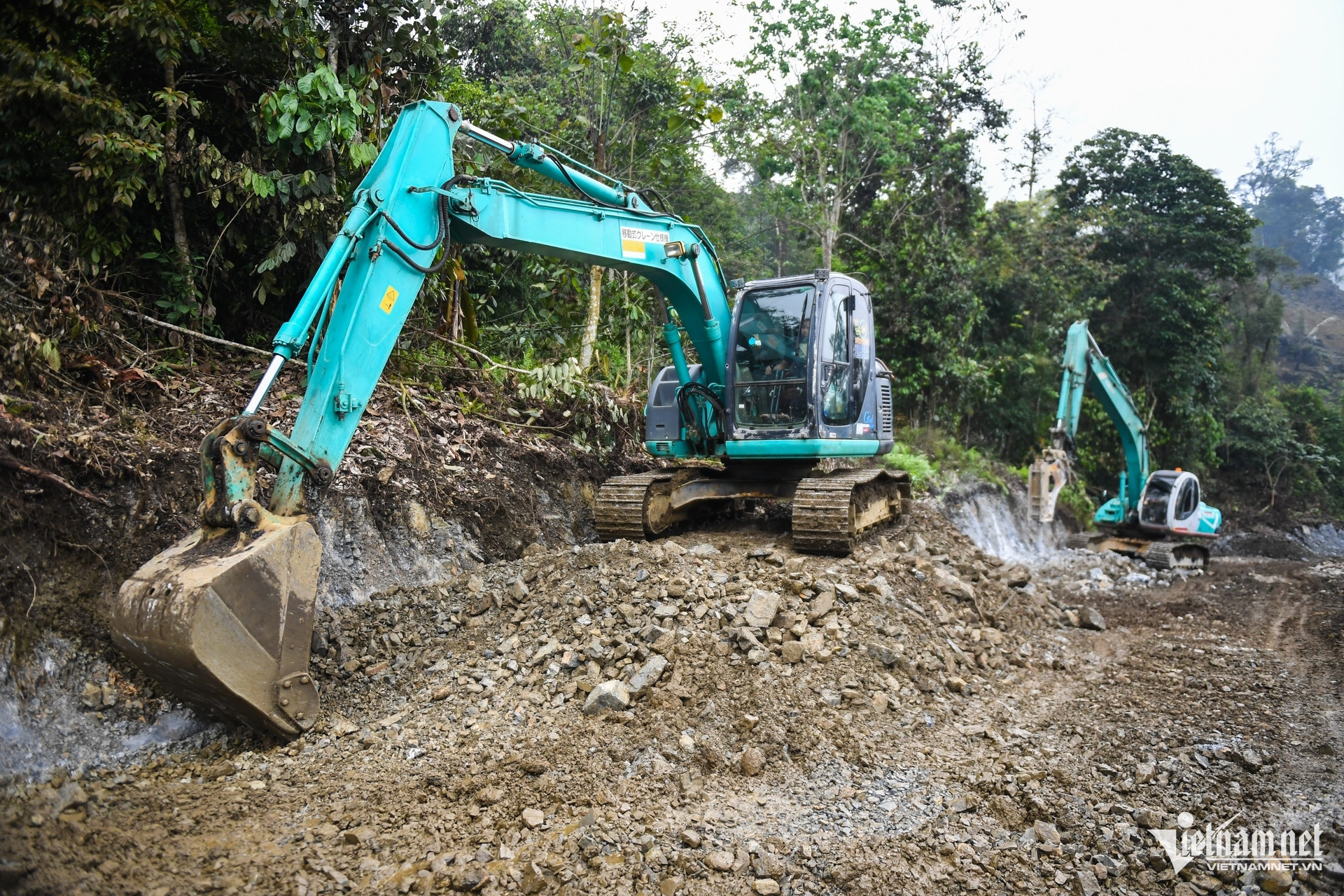 Bộ Xây dựng ủng hộ làm đường nội bộ thôn, buôn ở Đắk Lắk