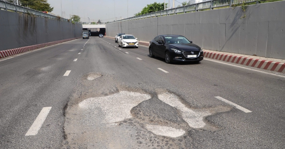 Cảnh khó tin trong hầm chui dự án 830 tỷ &amp;apos;giải cứu&amp;apos; kẹt xe khu Nam TPHCM