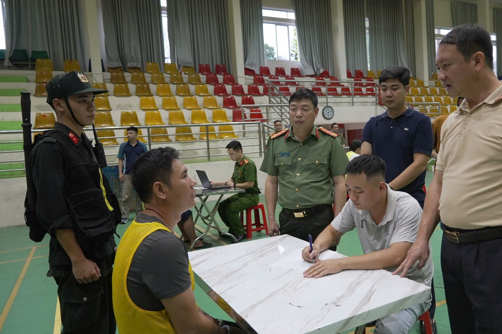 Công an Cao Bằng phá ổ nhóm lừa đảo ở Campuchia, 39 đối tượng 'sa lưới'