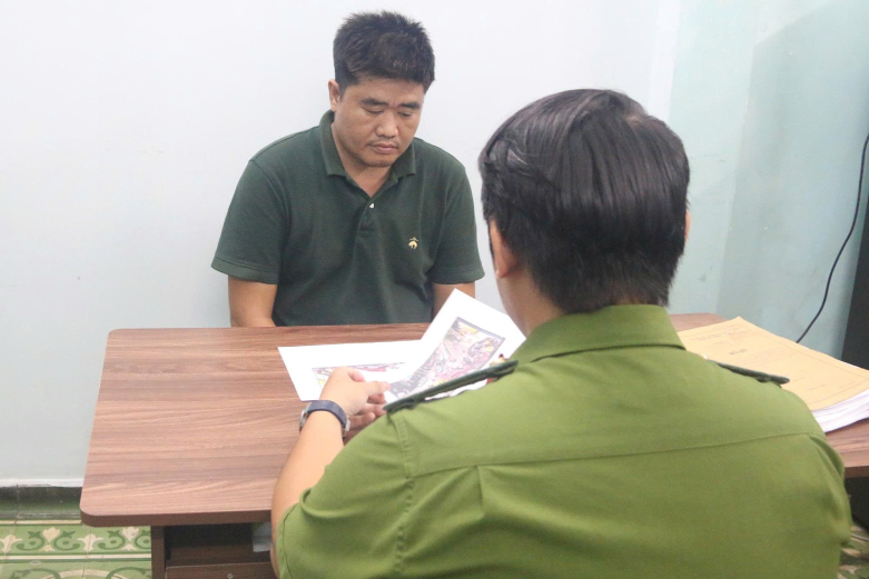 Công an TPHCM bắt khẩn cấp tài xế ô tô hành hung người lớn tuổi giữa phố