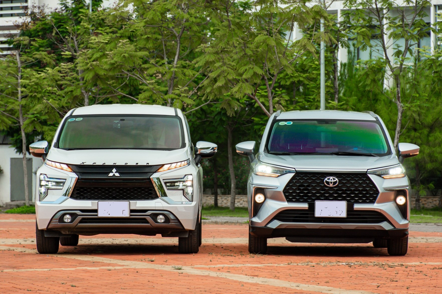 Doanh số sụt giảm mạnh, Mitsubishi Xpander suýt bị đối thủ Toyota Veloz đuổi kịp