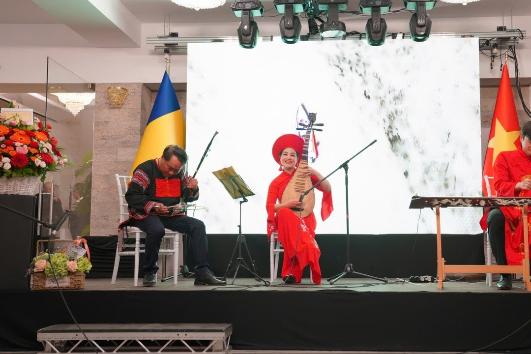 Khẳng định vai trò cầu nối, đưa quan hệ Việt Nam – Romania tiến bước vững chắc