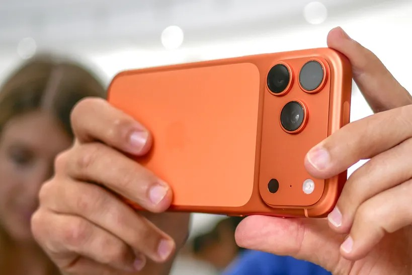 Người dùng chê iPhone Pro nhạt nhẽo, Apple có ngay câu trả lời 'cháy khét'