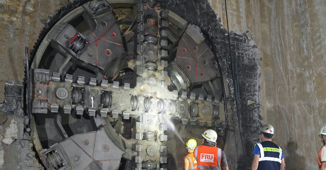 Robot đào hầm &amp;apos;Táo bạo&amp;apos; tuyến metro Nhổn - ga Hà Nội tiến đến ga S10 - Cát Linh