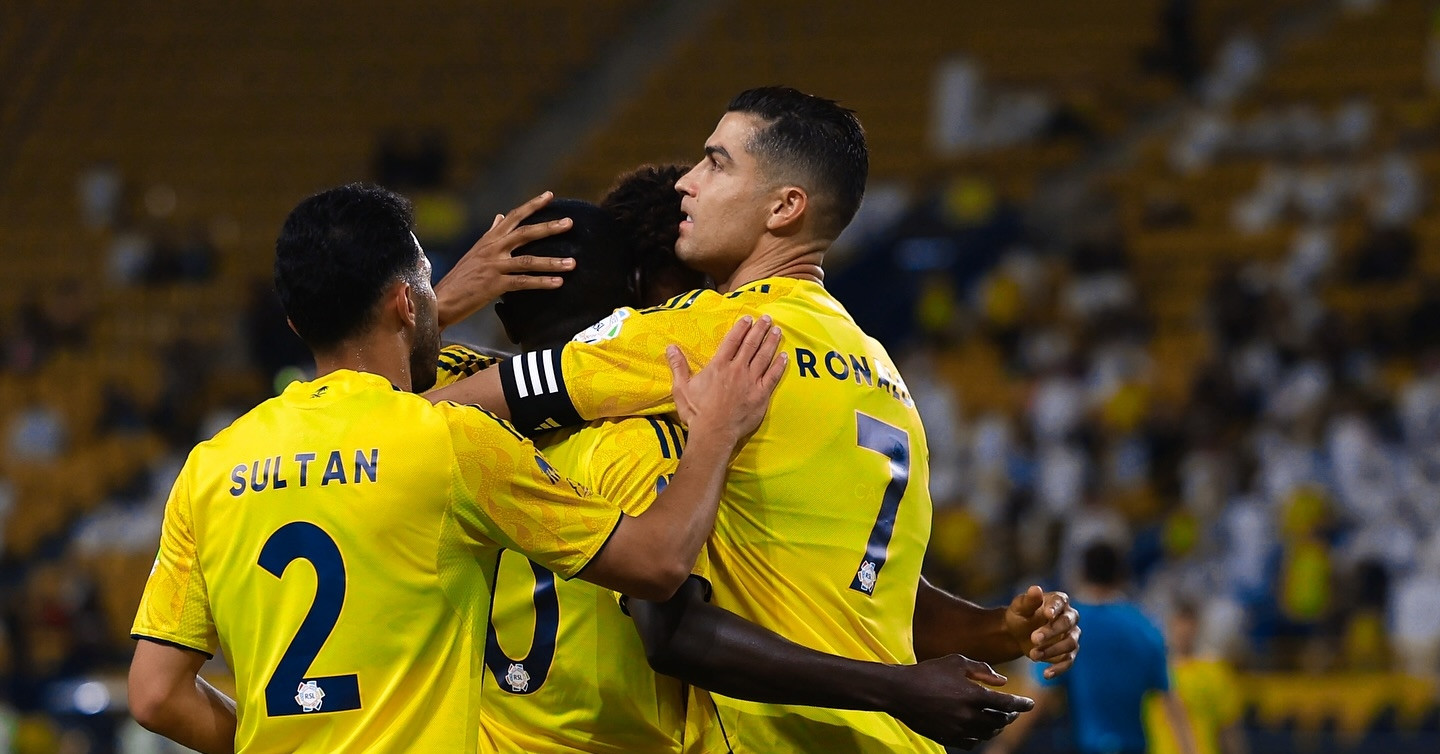 Ronaldo &amp;apos;rửa&amp;apos; Giày vàng, Al Nassr chiếm ngôi đầu Saudi Pro League